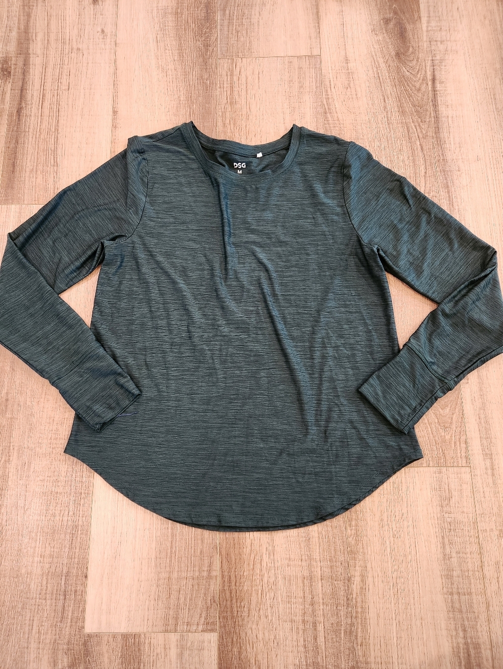 DSG Long Sleeve Athletic Top Womens Medium Green Performance Shirt Stretch